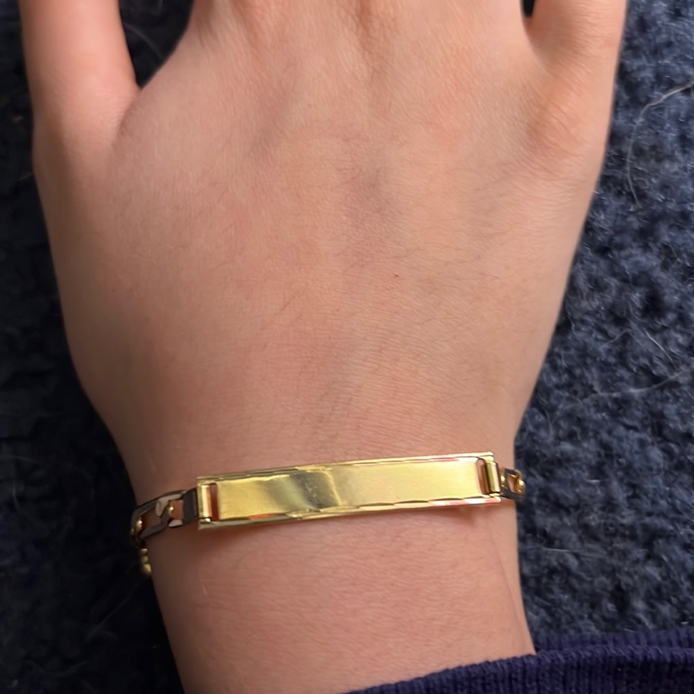 Gold bracelet